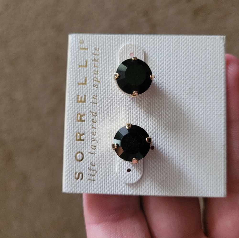 Sorrelli black and gold stud earrings